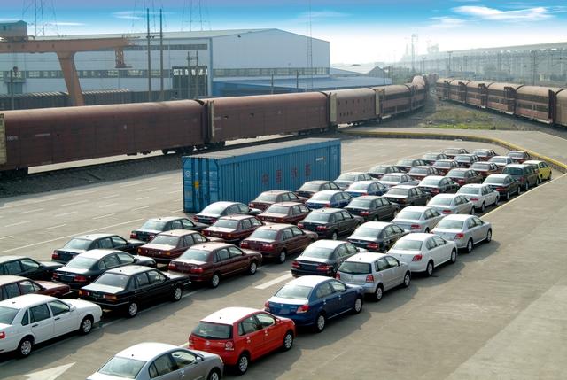 汽车巨头+铁路巨头：跨物种联姻会激发怎样的化学反应？