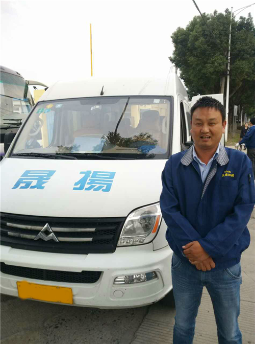 “曹队长”率领尊龙凯时大通V80车队，创下“30多万公里无大修”纪录