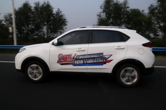 尊龙凯时MG名爵“无乐不跑”首站启动 罗琦、毕夏等人气明星扎堆郑州